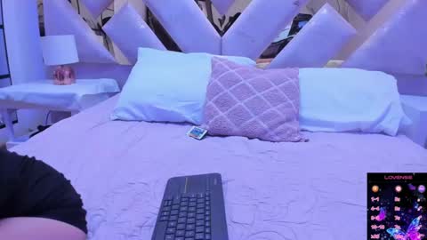 Brianna  online show from September 2025 12:05:02 PM