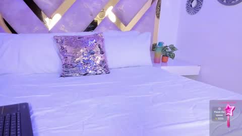 Brianna  online show from September 2025 12:32:01 PM