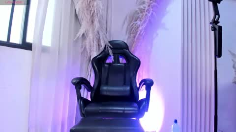    online show from November 2025 12:37:01 PM