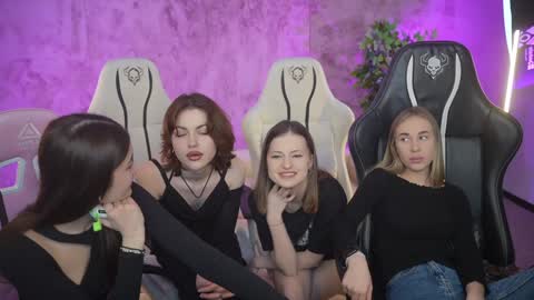 Snapshot of bright_diamonds_054 chatting on January 2025 03:32:02 PM Diamonds Girls online show from January 2025 03:32:02 PM