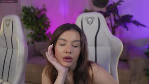 Snapshot of bright_diamonds_054 chatting on January 2025 07:50:01 PM Diamonds Girls online show from January 2025 07:50:01 PM