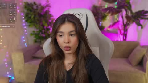 Snapshot of bright_diamonds_054 chatting on January 2025 03:36:02 PM Diamonds Girls online show from January 2025 03:36:02 PM