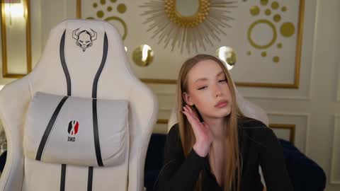 Snapshot of bright_diamonds_054 chatting on January 2025 06:39:01 PM Diamonds Girls online show from January 2025 06:39:01 PM