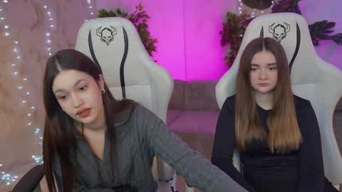 Snapshot of bright_diamonds_054 chatting on January 2025 05:45:02 PM Diamonds Girls online show from January 2025 05:45:02 PM