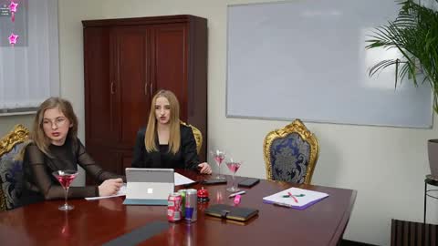 Snapshot of bright_diamonds_054 chatting on January 2025 03:40:01 PM Diamonds Girls online show from January 2025 03:40:01 PM