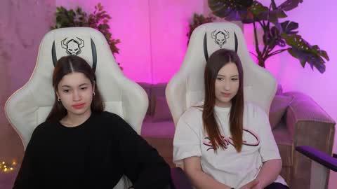 Snapshot of bright_diamonds_054 chatting on February 2025 05:44:01 PM Diamonds Girls online show from February 2025 05:44:01 PM