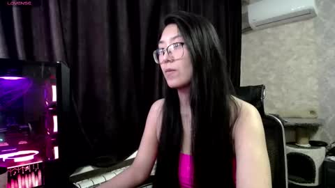 Snapshot of brightssmiles chatting on February 2025 07:04:02 AM Aisha online show from February 2025 07:04:02 AM