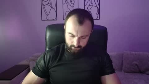 brindlefly69 online show from November 2025 12:16:02 PM