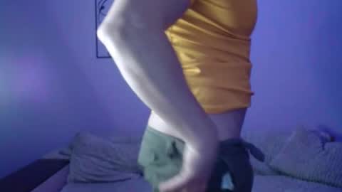 brindlefly69 online show from November 2025 01:56:02 PM