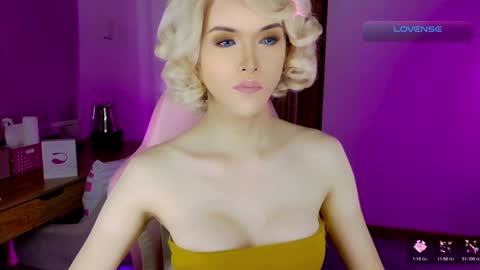 Snapshot of brionatop chatting on September 2025 10:44:01 PM brionatop online show from September 2025 10:44:01 PM