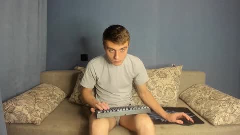 bristlebback online show from October 2025 04:19:01 PM