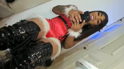 Snapshot of britannyxhorny chatting on December 2024 11:33:02 PM britannyxhorny online show from December 2024 11:33:02 PM