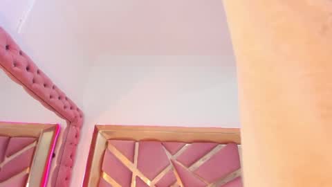 Britany online show from April 2026 07:18:01 PM