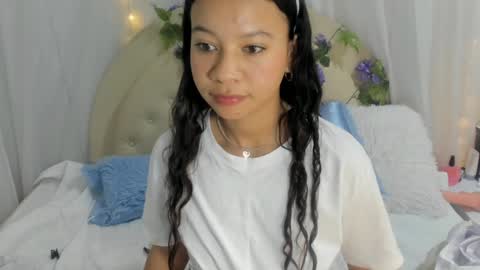 Snapshot of brithany_rousee chatting on January 2025 07:29:01 PM Brithany Rousee online show from January 2025 07:29:01 PM