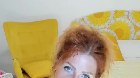 Snapshot of britishmilfpenelope chatting on September 2025 10:59:02 AM Penelope online show from September 2025 10:59:02 AM