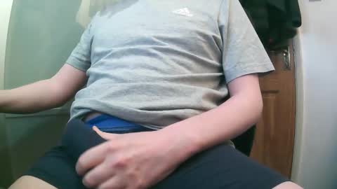 British Tom online show from November 2025 12:20:01 AM