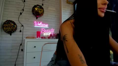Snapshot of britney_charm chatting on September 2025 06:15:02 AM britney_charm online show from September 2025 06:15:02 AM