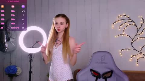 Britney online show from January 2025 08:39:02 PM