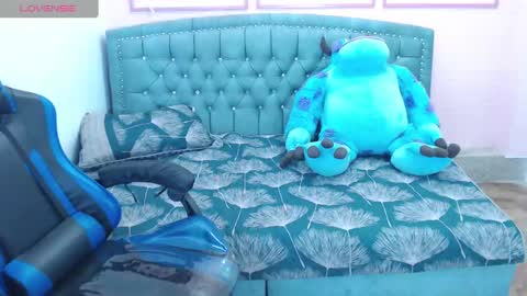 Snapshot of britney_sub chatting on January 2025 09:51:02 AM Britney online show from January 2025 09:51:02 AM