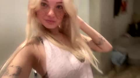 Snapshot of britneycherry08 chatting on May 2026 04:20:01 AM britneycherry08 online show from May 2026 04:20:01 AM