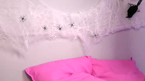 britneyhudson online show from October 2025 05:19:01 AM