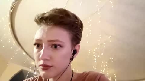 Ella online show from September 2025 09:14:01 PM