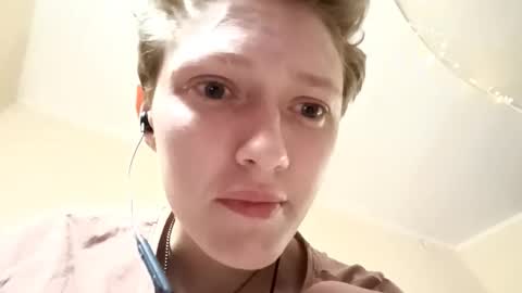 Ella online show from September 2025 09:14:01 PM
