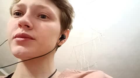 Ella online show from September 2025 09:49:01 PM