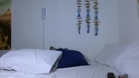 Snapshot of brittany_bubbles chatting on October 2025 11:27:02 PM maru miaw Please help me to reach 100 thumbs up online show from October 2025 11:27:02 PM