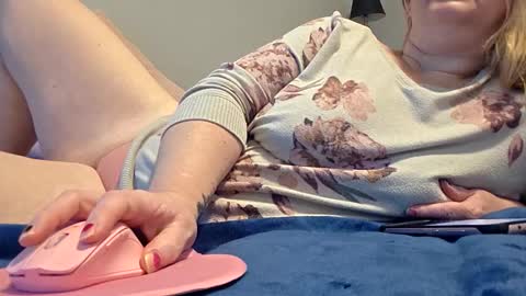 brkenprincess81 online show from February 2026 10:33:01 PM