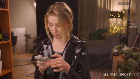 Anna online show from December 2024 04:06:01 PM