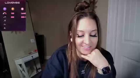 Snapshot of brookebee27 chatting on December 2024 03:04:01 AM brookebee online show from December 2024 03:04:01 AM