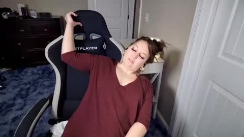 Snapshot of brookebee27 chatting on February 2025 09:47:01 AM brookebee online show from February 2025 09:47:01 AM