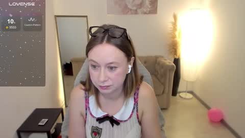 Lady Brooke online show from March 2026 09:23:01 PM