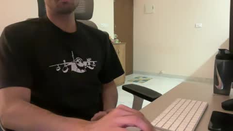 Snapshot of brownmeverick chatting on June 2026 05:26:01 PM brownmeverick online show from June 2026 05:26:01 PM