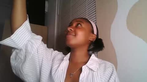 Brownsuagrcutie online show from October 2025 12:04:01 AM