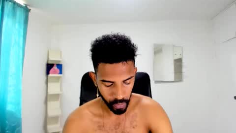 bruce_1111 online show from October 2025 06:40:01 PM