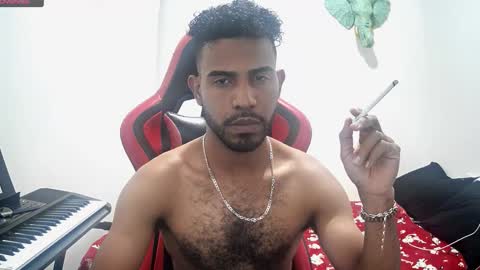 bruce_1111 online show from November 2025 09:37:01 PM