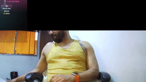 Bruce online show from November 2025 09:38:02 PM