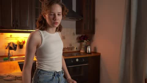 Tess online show from April 2026 02:42:01 PM