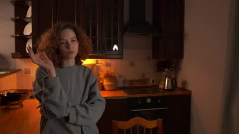 Tess online show from April 2026 02:27:02 PM