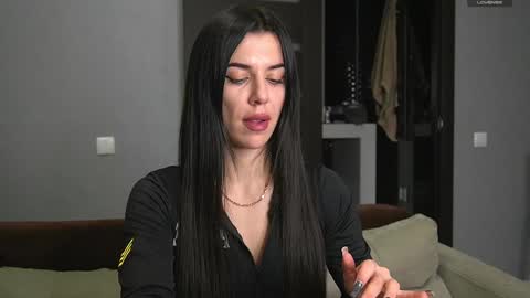 Snapshot of brunette_from_the_moon chatting on December 2024 07:10:01 PM Alice online show from December 2024 07:10:01 PM