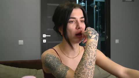 Snapshot of brunette_from_the_moon chatting on February 2025 09:48:02 PM Alice online show from February 2025 09:48:02 PM