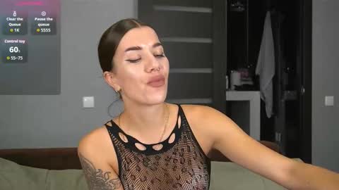 Snapshot of brunette_from_the_moon chatting on October 2025 07:43:01 PM Alice online show from October 2025 07:43:01 PM