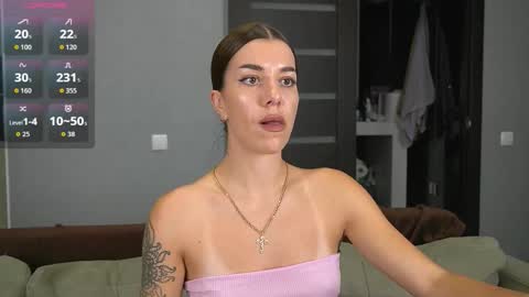 Snapshot of brunette_from_the_moon chatting on October 2025 08:53:02 PM Alice online show from October 2025 08:53:02 PM