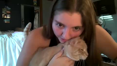 Snapshot of brunettebaby040 chatting on September 2025 10:22:02 PM brunettebaby040 online show from September 2025 10:22:02 PM