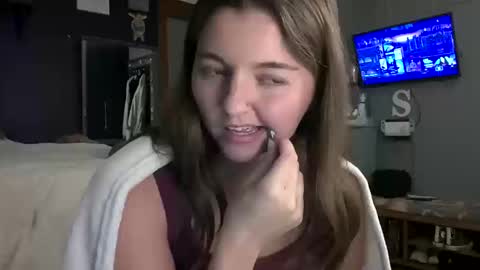 brunettebaby040 online show from October 2025 10:43:02 PM