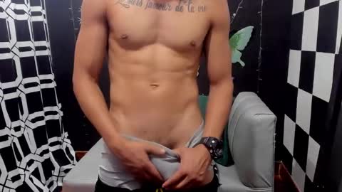 Snapshot of brunocuttie94 chatting on February 2025 06:53:01 PM Join my fan club here 150 tokens a month online show from February 2025 06:53:01 PM