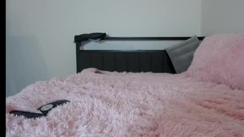 Queen Lola XXX online show from April 2026 05:01:02 AM