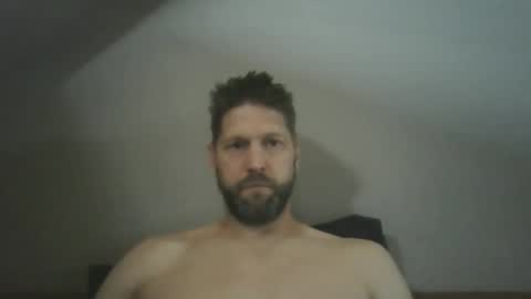 bubblebee1982 online show from June 2026 02:19:02 PM